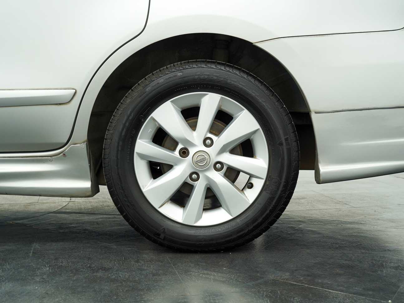 terpakai 2014 Nissan Grand Livina Comfort 1.6