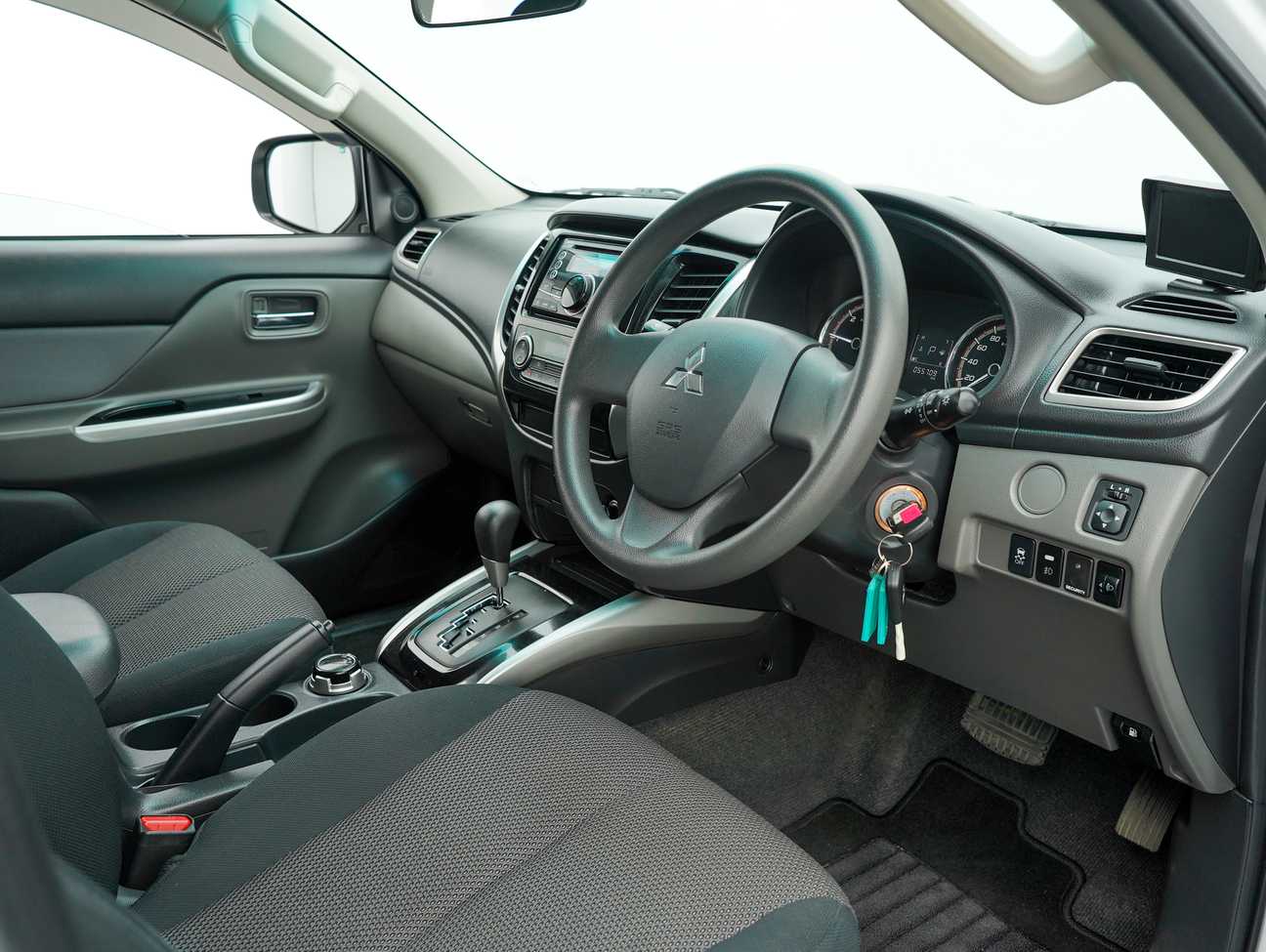 terpakai 2017 Mitsubishi TRITON VGT MS 4WD DC 2.4