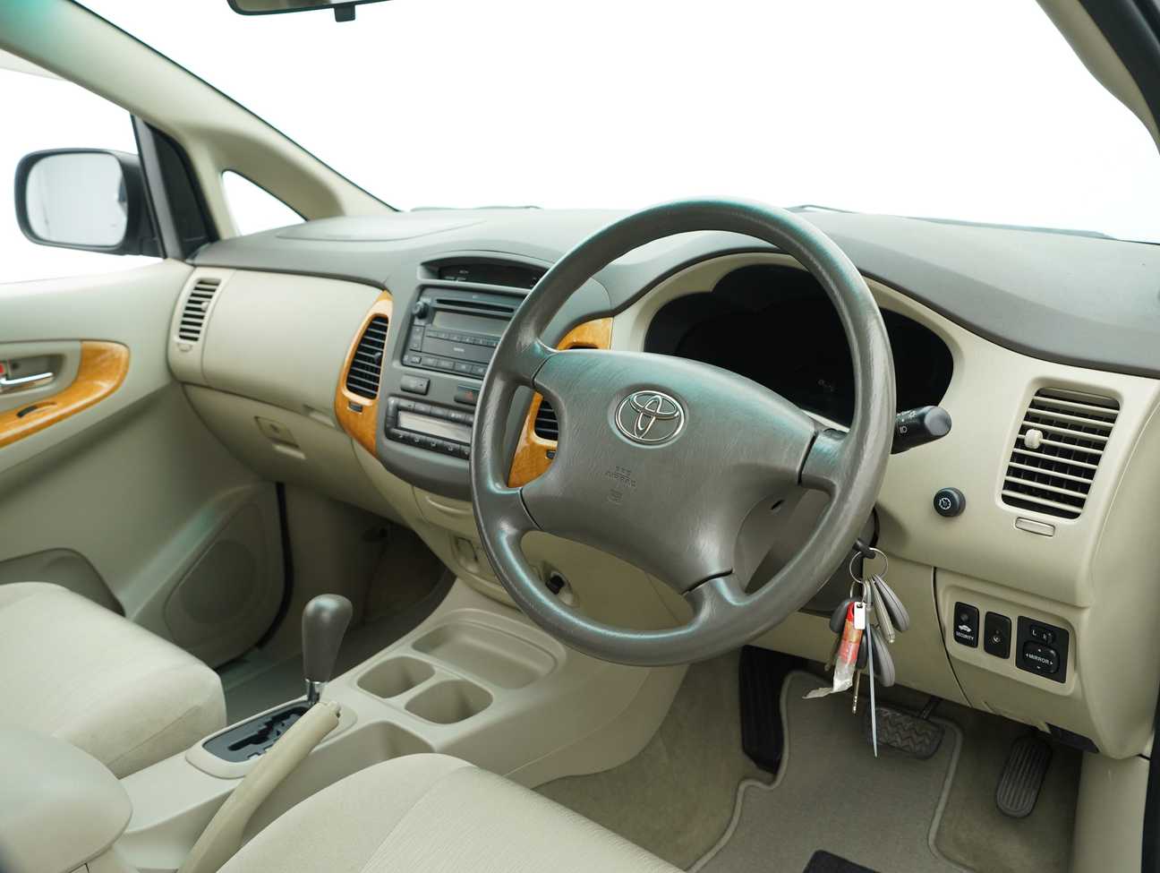 used 2010 Toyota Innova G 2.0