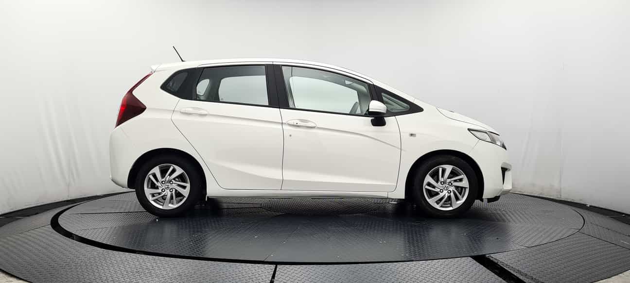 used 2016 Honda JAZZ E 1.5