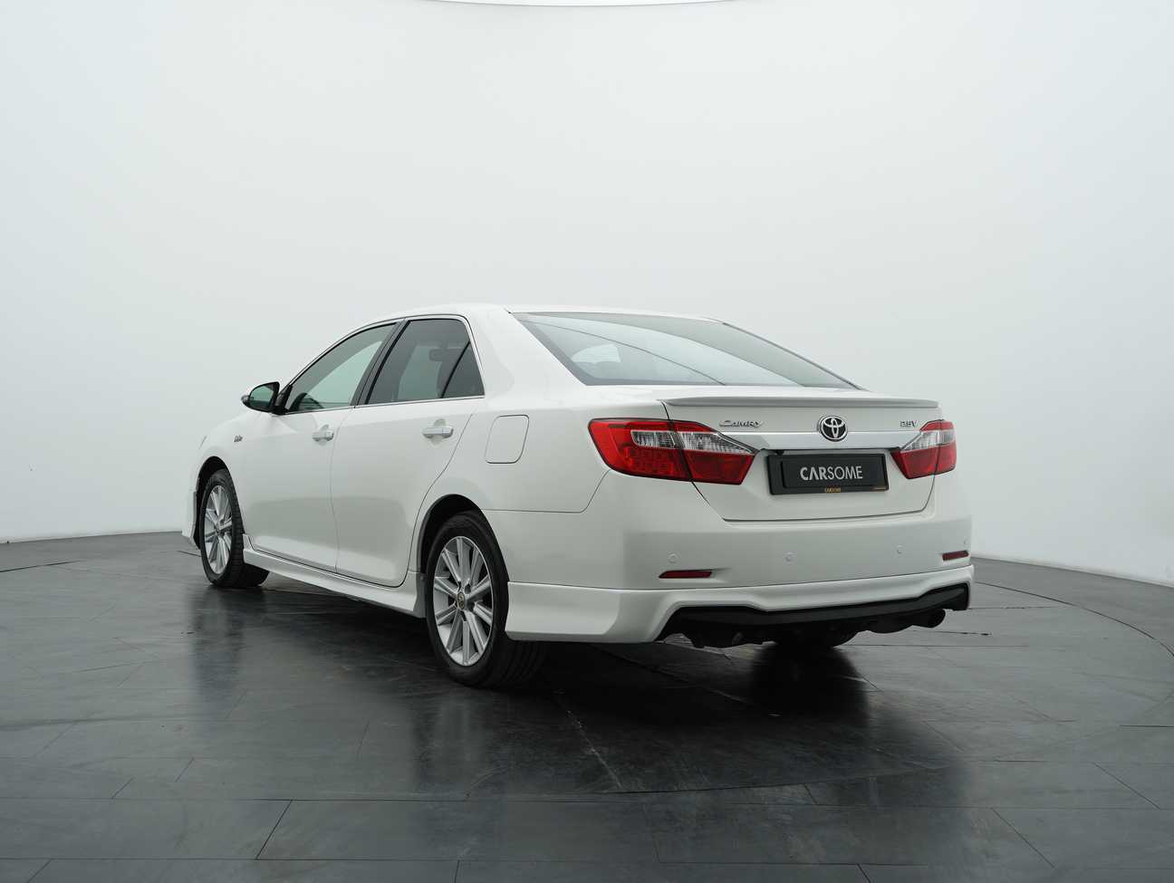 terpakai 2014 Toyota Camry V 2.5