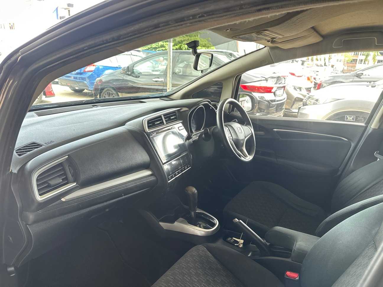 used 2015 Honda Jazz V 1.5