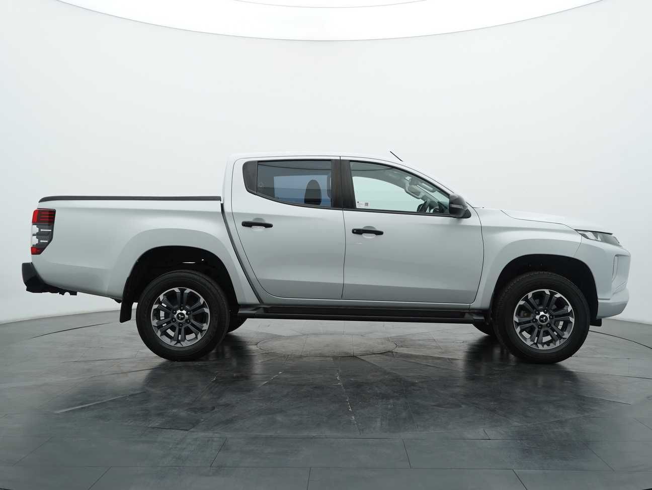 used 2023 Mitsubishi Triton VGT Phantom Dual Cab 4X4 2.4