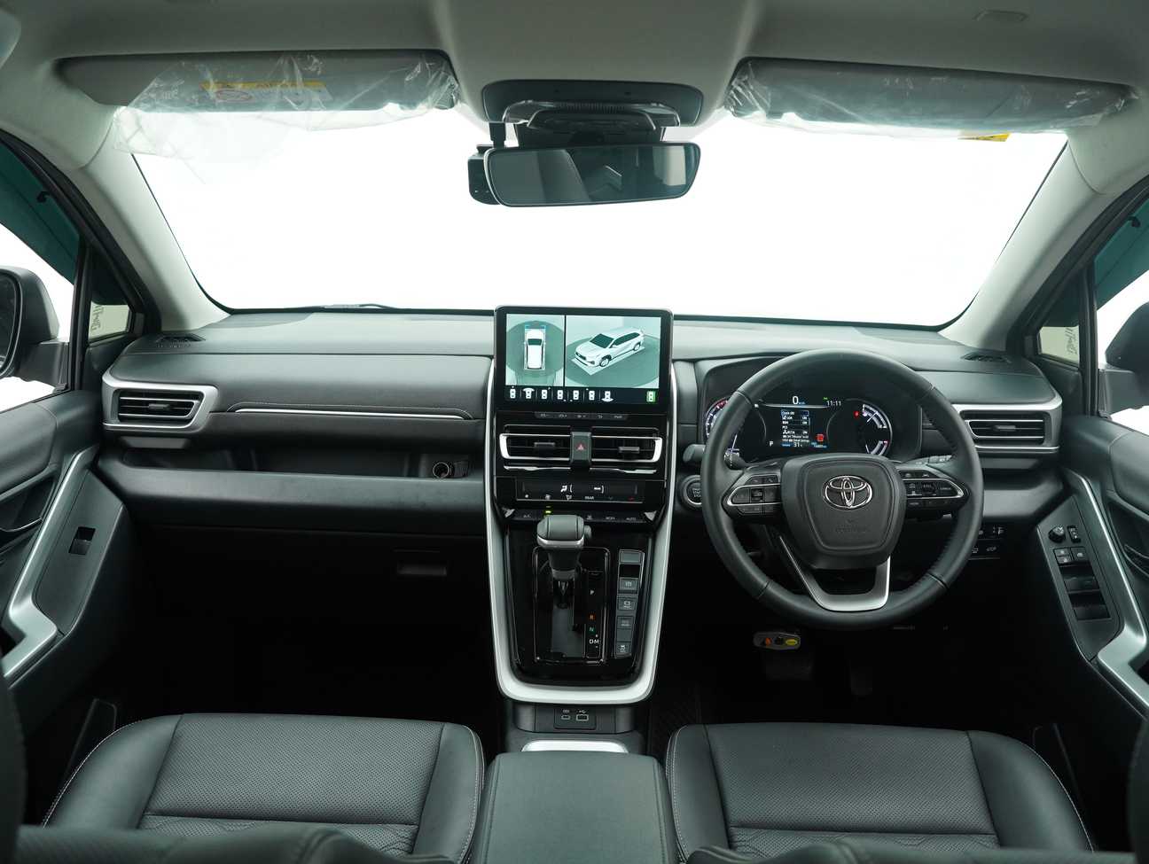 used 2024 Toyota Innova Zenix V 2.0