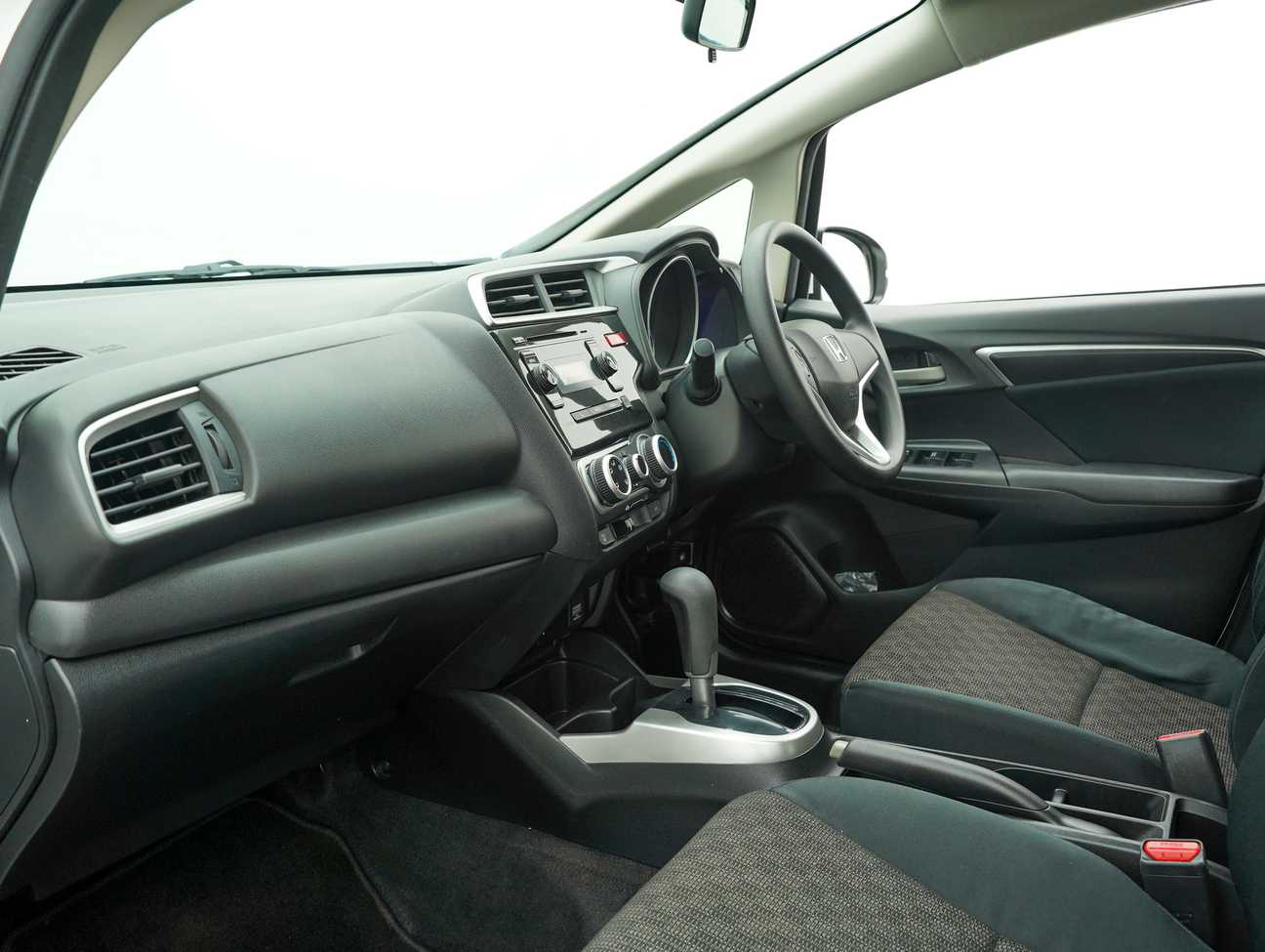 used 2015 Honda Jazz E 1.5