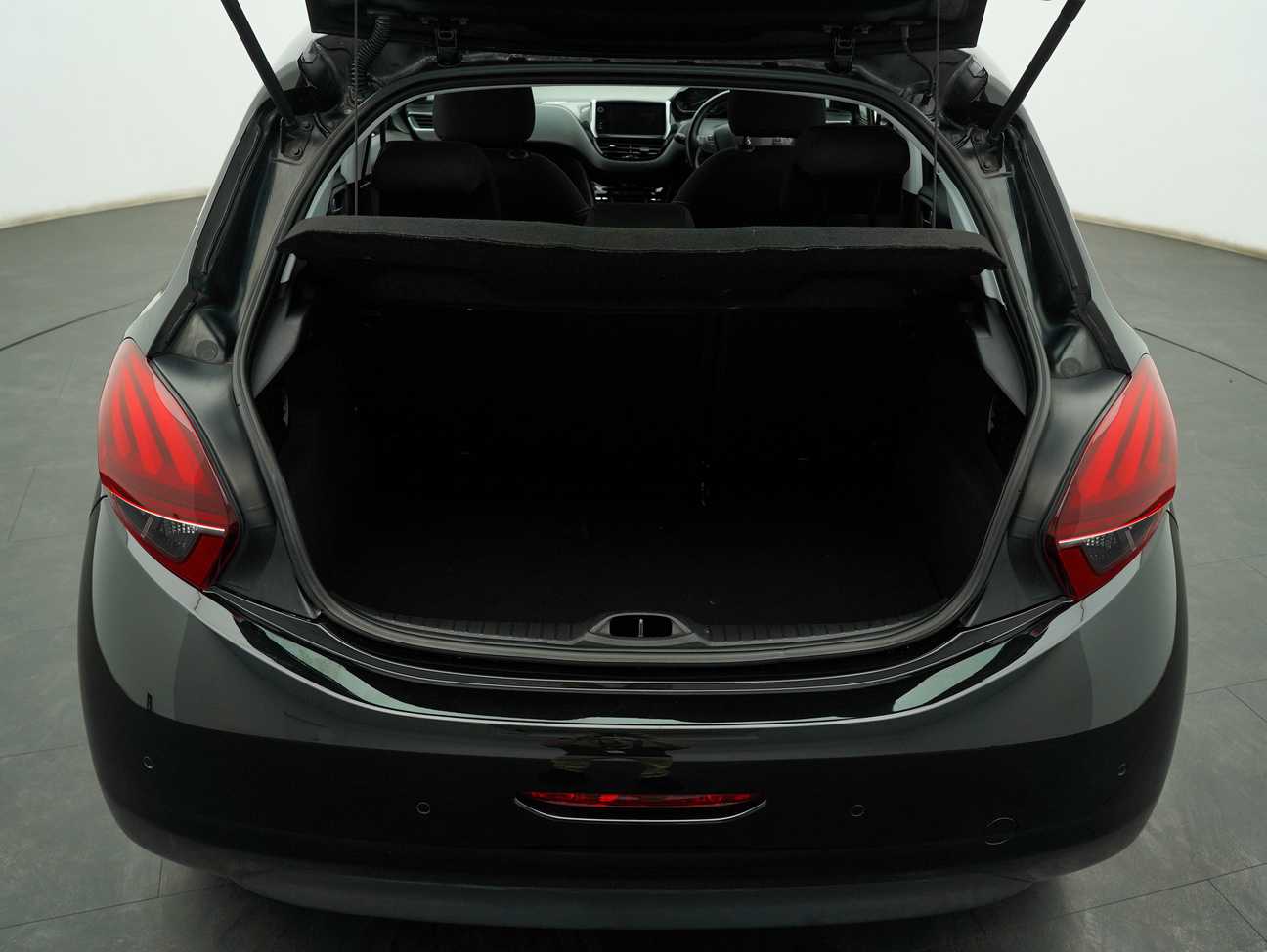 terpakai 2019 Peugeot 208 PureTech 1.2