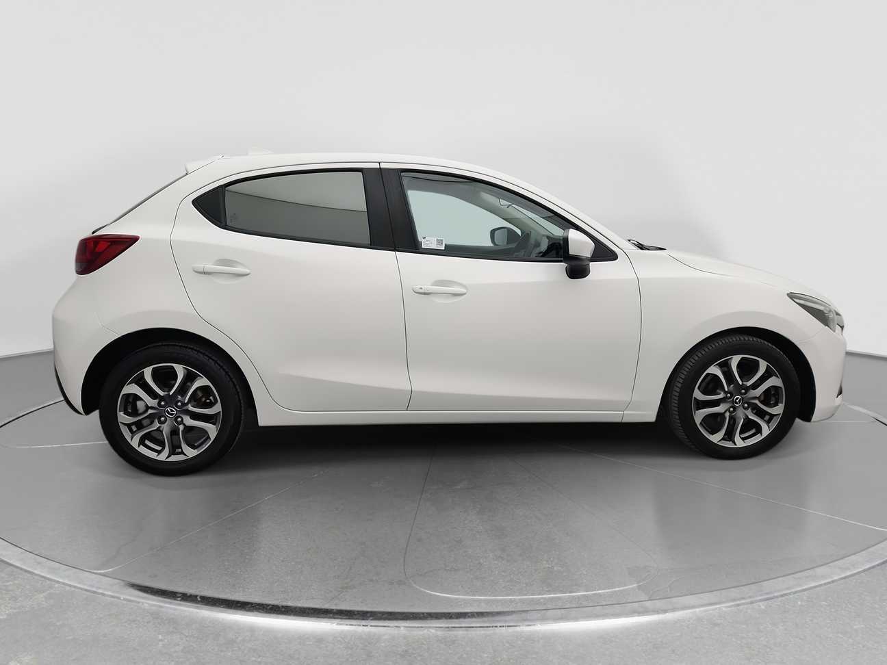 terpakai 2017 Mazda 2 SKYACTIV-G (LED Headlight with DRL) 1.5
