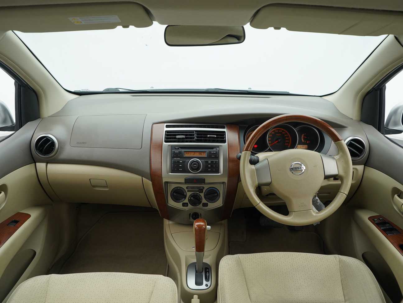 used 2011 Nissan Grand Livina Comfort 1.8