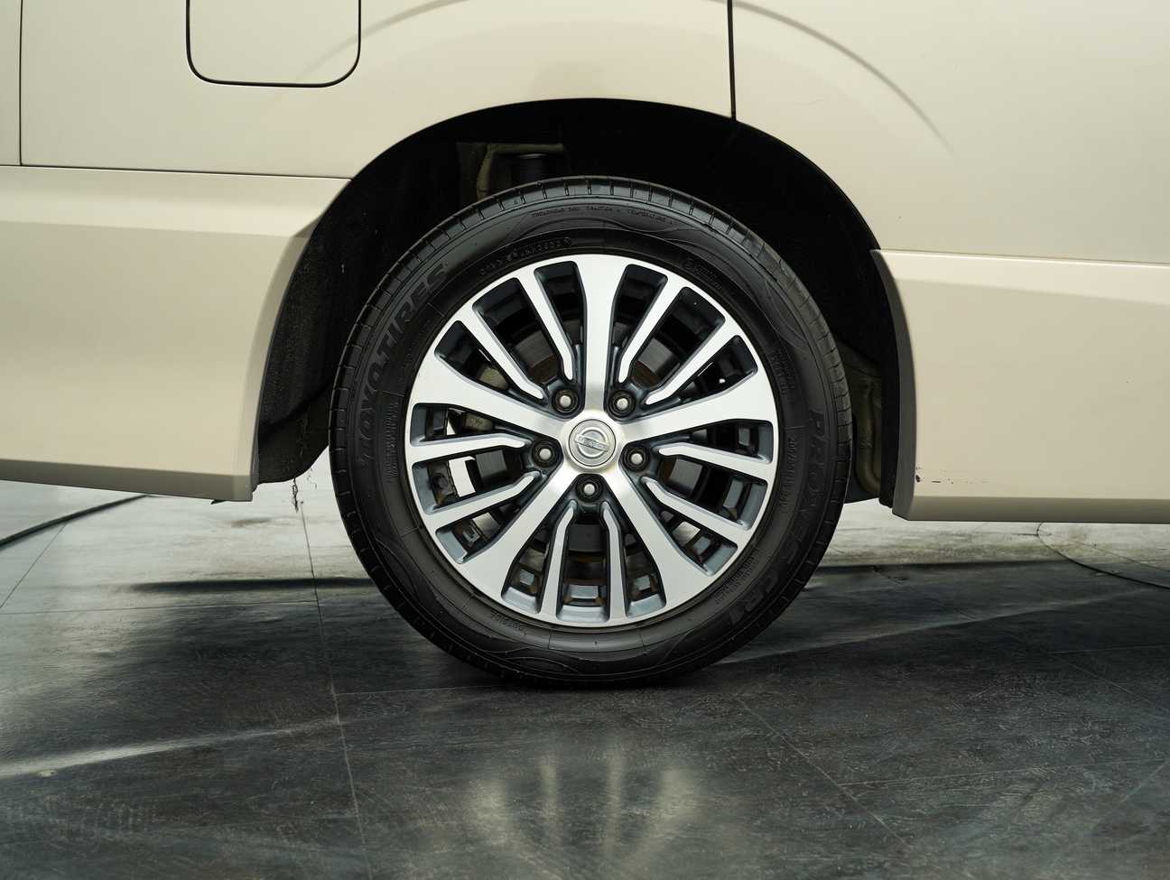 terpakai 2021 Nissan Serena S-Hybrid High-Way Star Two-Tone Color 2.0