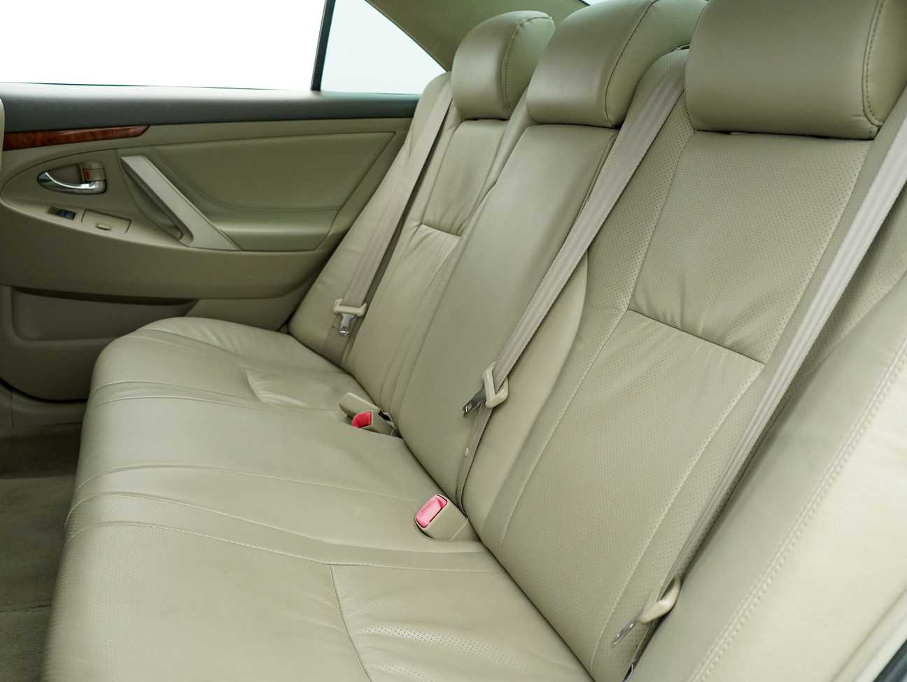 terpakai 2011 Toyota Camry G 2.0