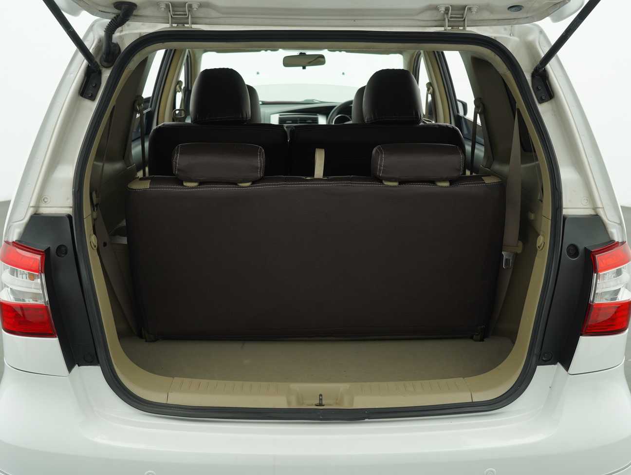 terpakai 2014 Nissan Grand Livina Comfort 1.6