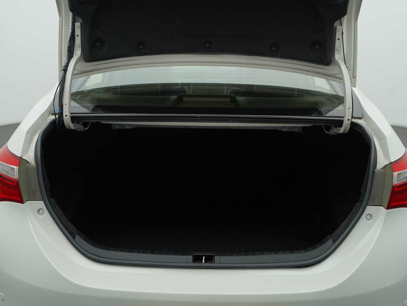 used 2015 Toyota Corolla Altis V 2.0
