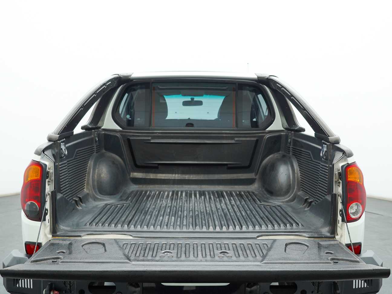 used 2013 Mitsubishi Triton VGT Dual Cab 4X4 2.5