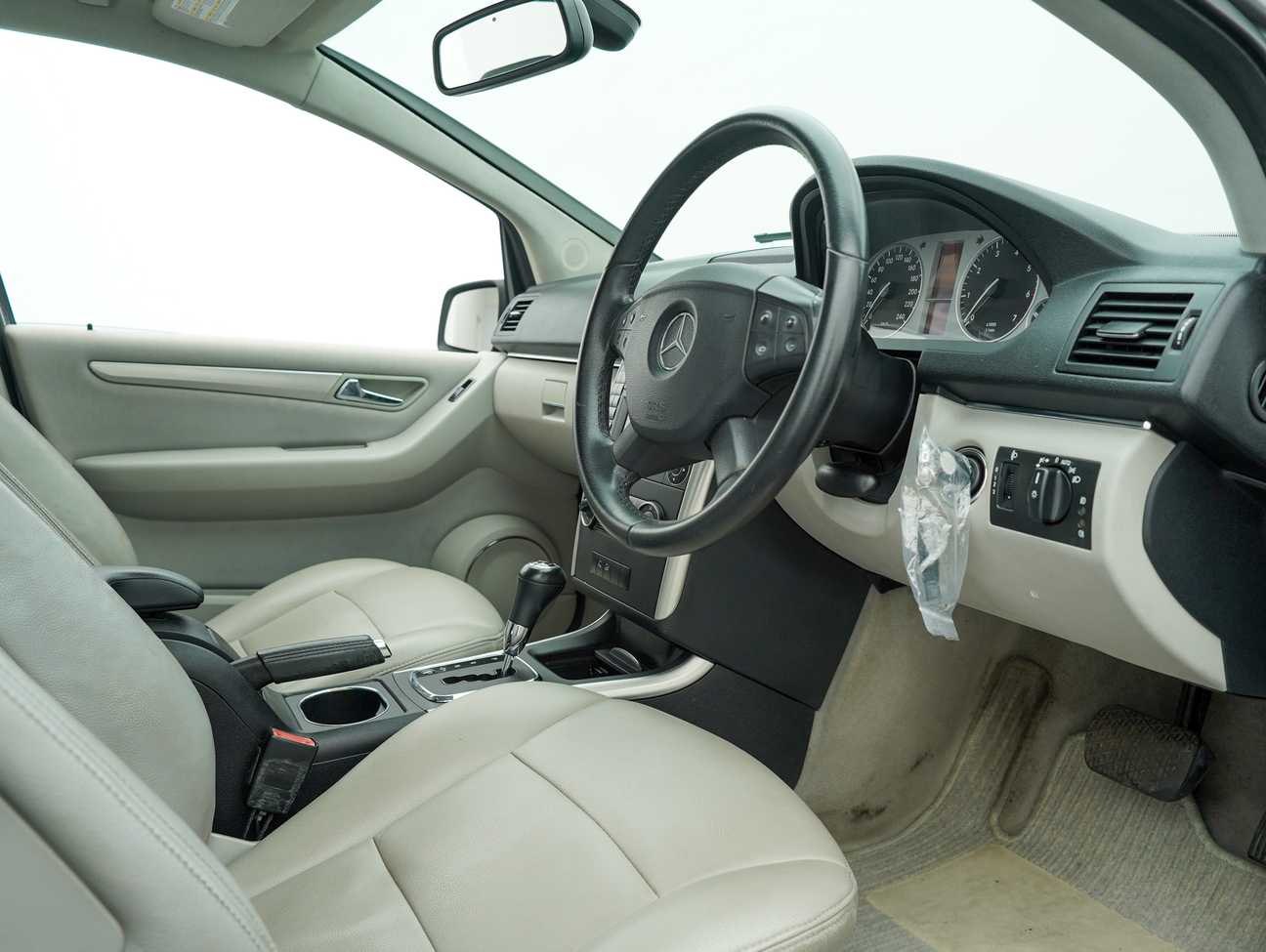 terpakai 2011 Mercedes-Benz B180  1.7