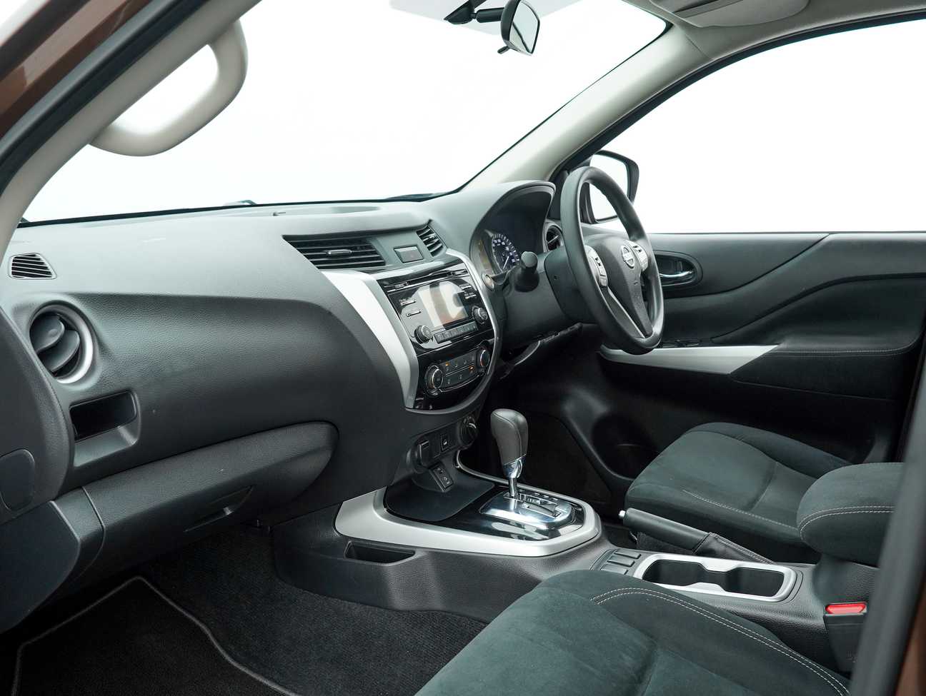 terpakai 2018 Nissan Navara NP300 V Dual Cab 2.5