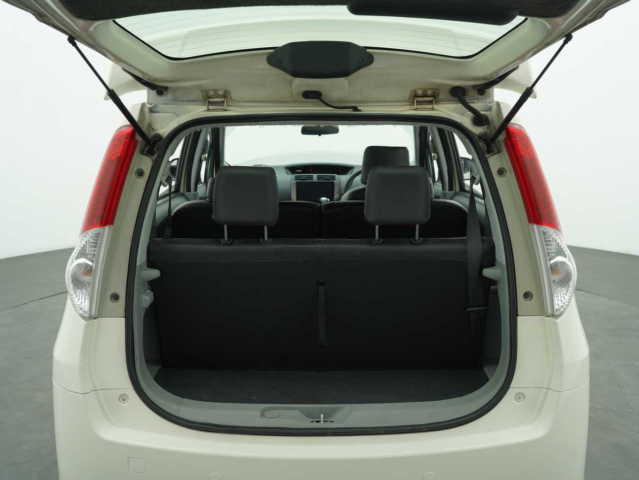 terpakai 2013 Perodua Alza EZi 1.5