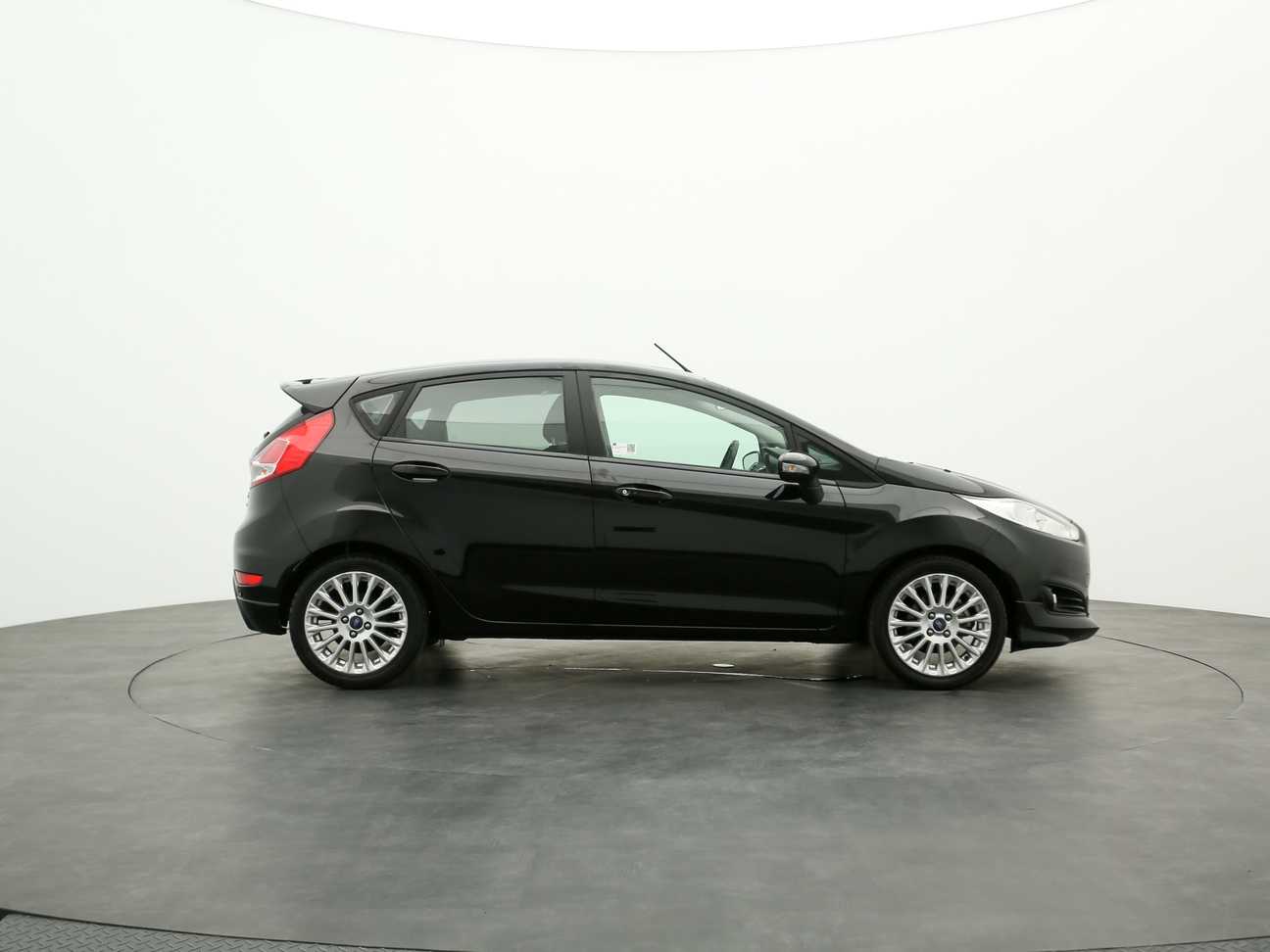terpakai 2015 Ford FIESTA SPORT 1.5