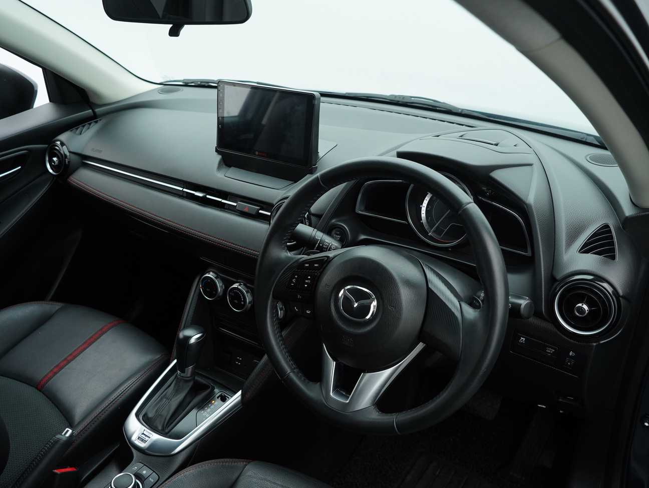 terpakai 2015 Mazda 2 SKYACTIV-G 1.5