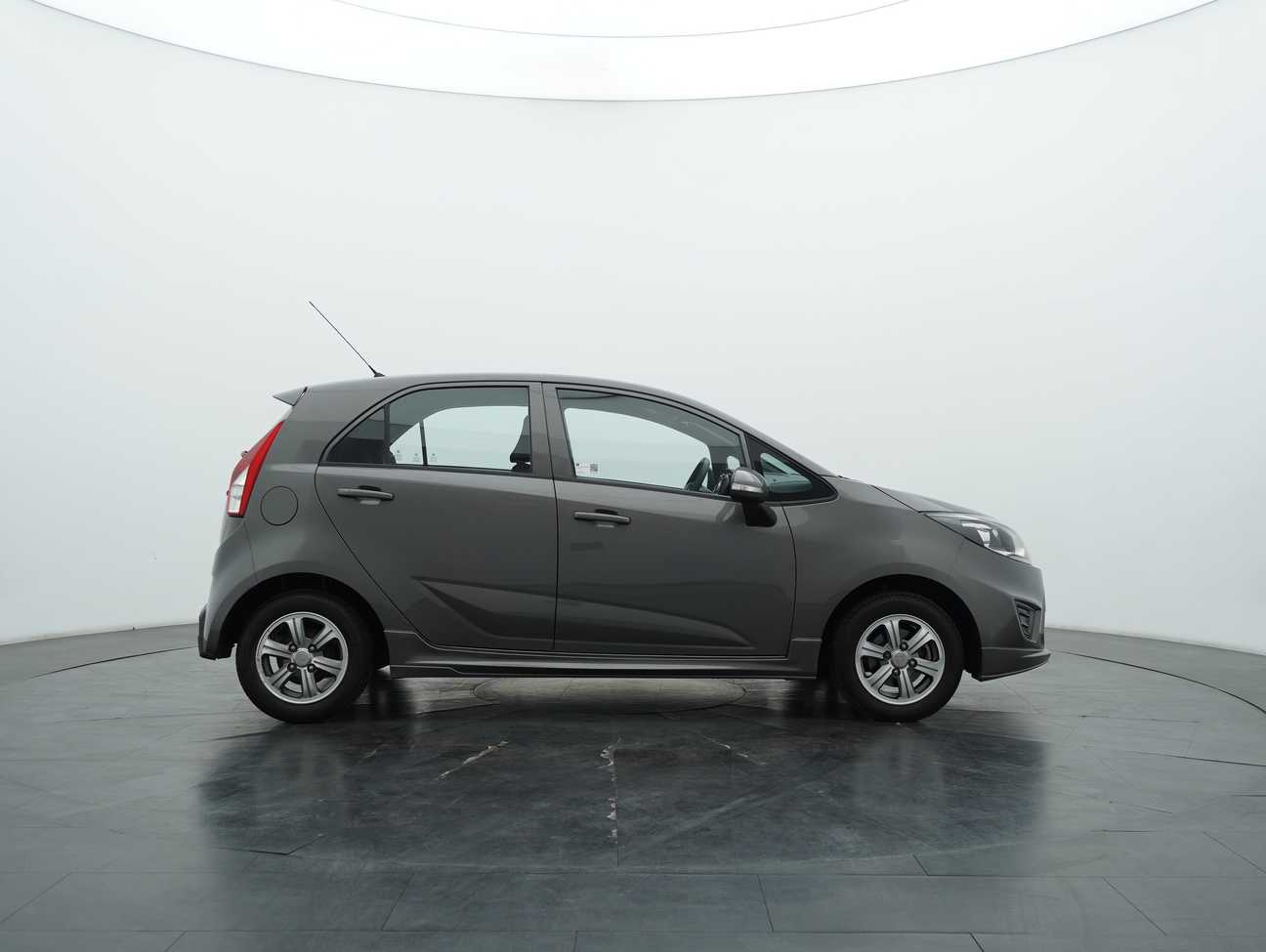 terpakai 2015 Proton Iriz Standard 1.3