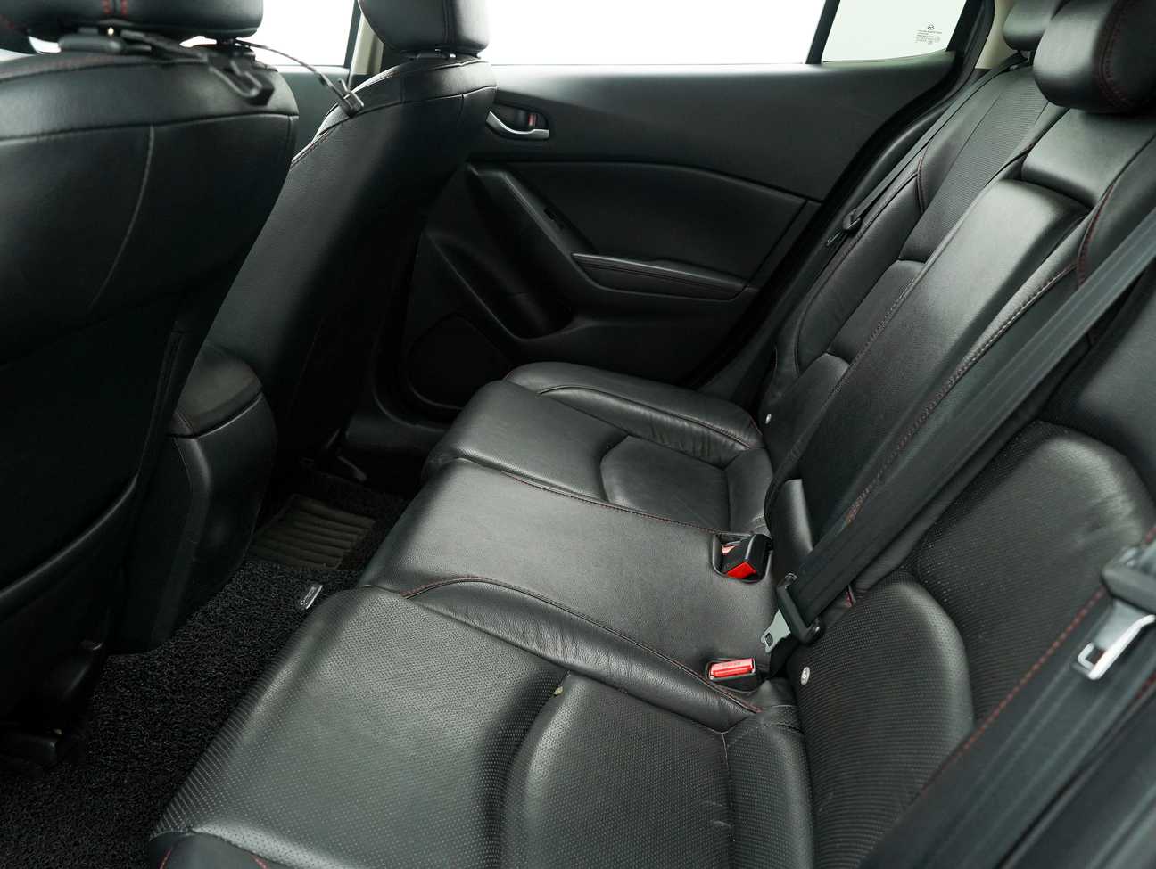 terpakai 2015 Mazda 3 SKYACTIV-G High 2.0