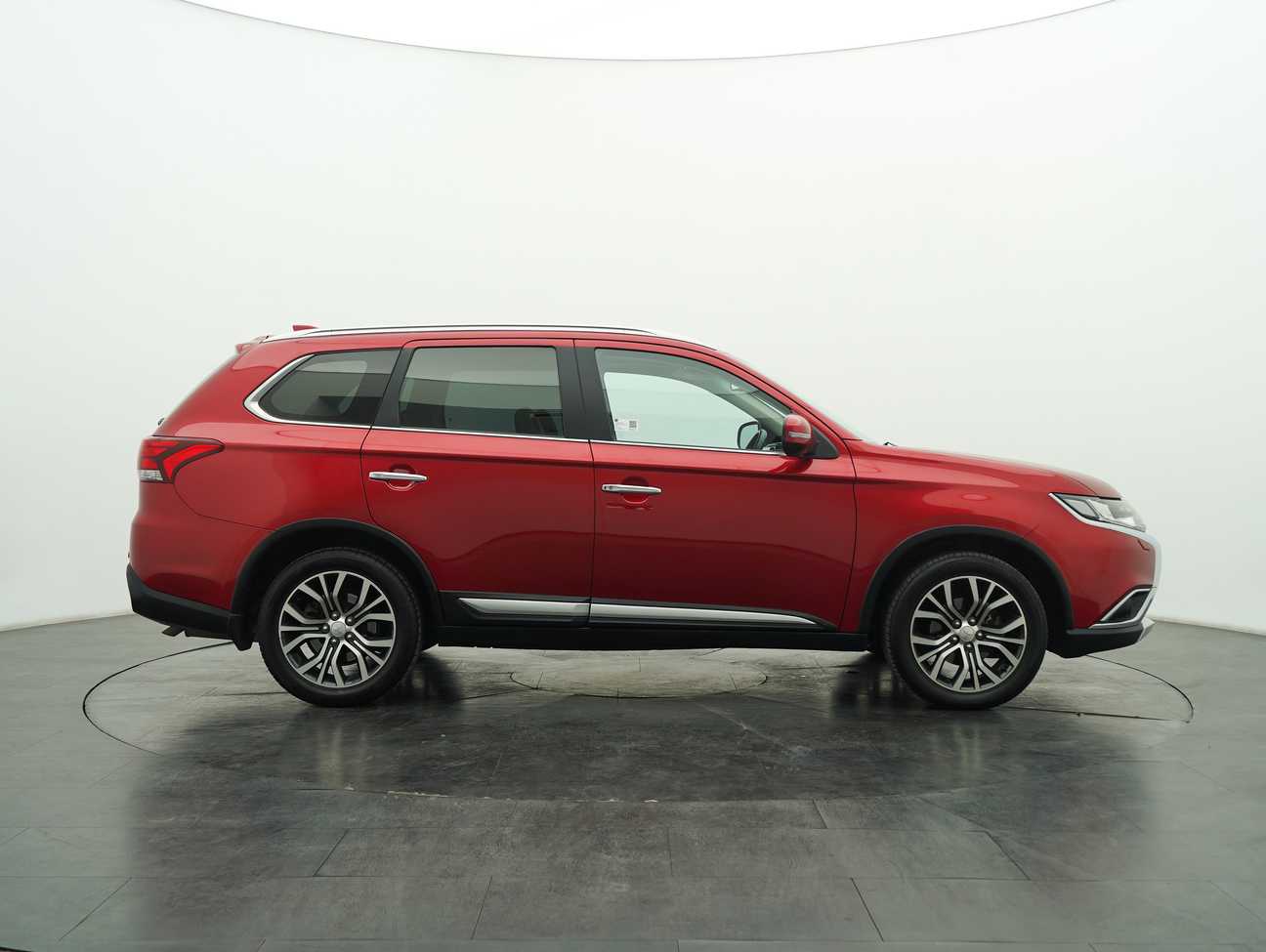 terpakai 2016 Mitsubishi Outlander  2.4