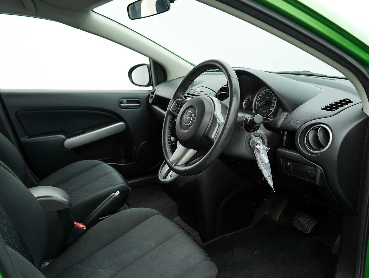 used 2012 Mazda 2 V 1.5