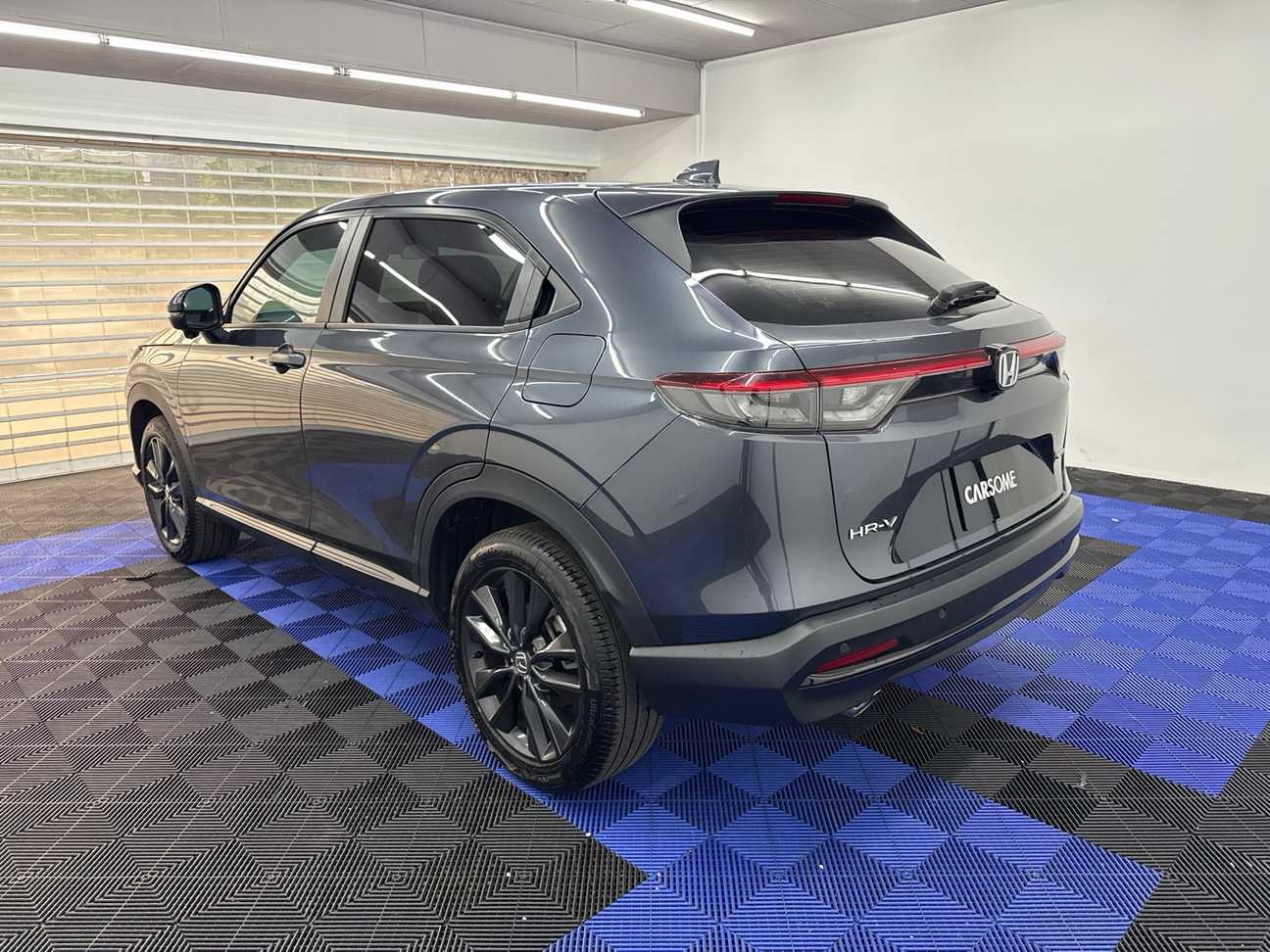 used 2025 Honda HR-V V 1.5