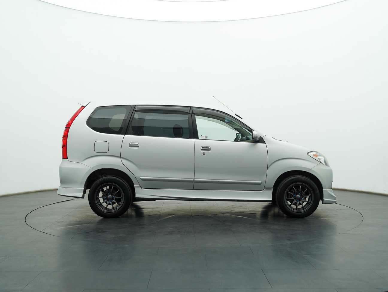 terpakai 2009 Toyota Avanza E 1.5