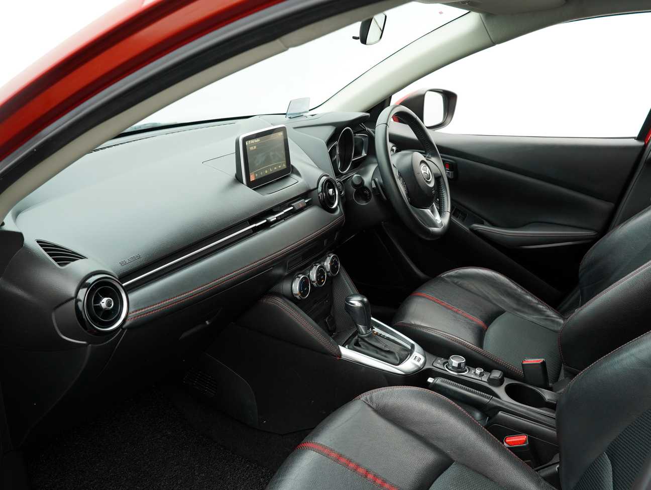 terpakai 2015 Mazda 2 SKYACTIV-G 1.5