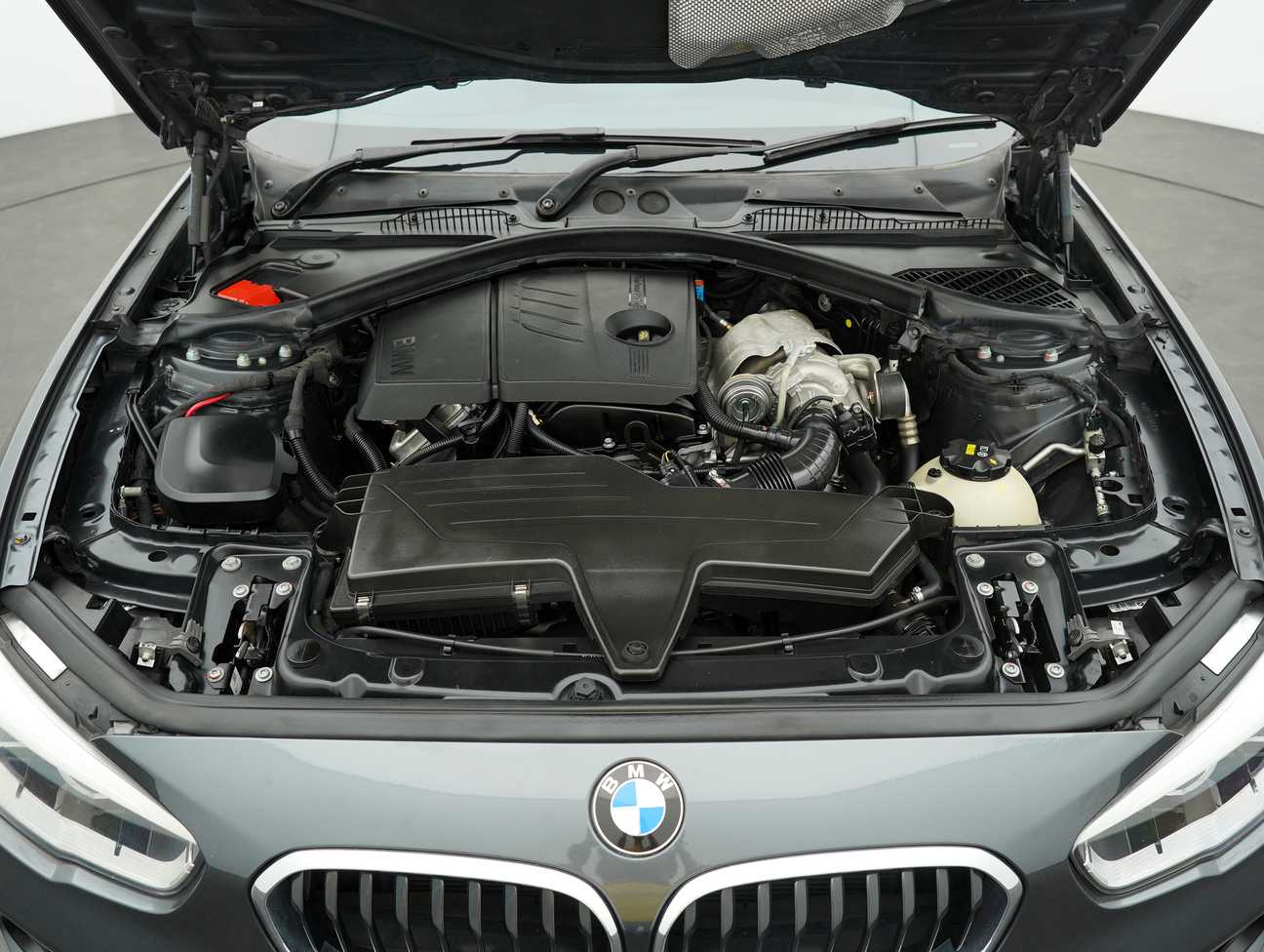 terpakai 2015 BMW 1 20I M SPORT 1.6