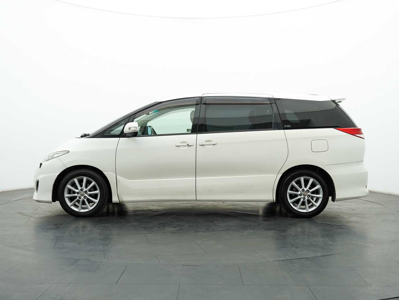 used 2009 Toyota Estima Aeras 2.4