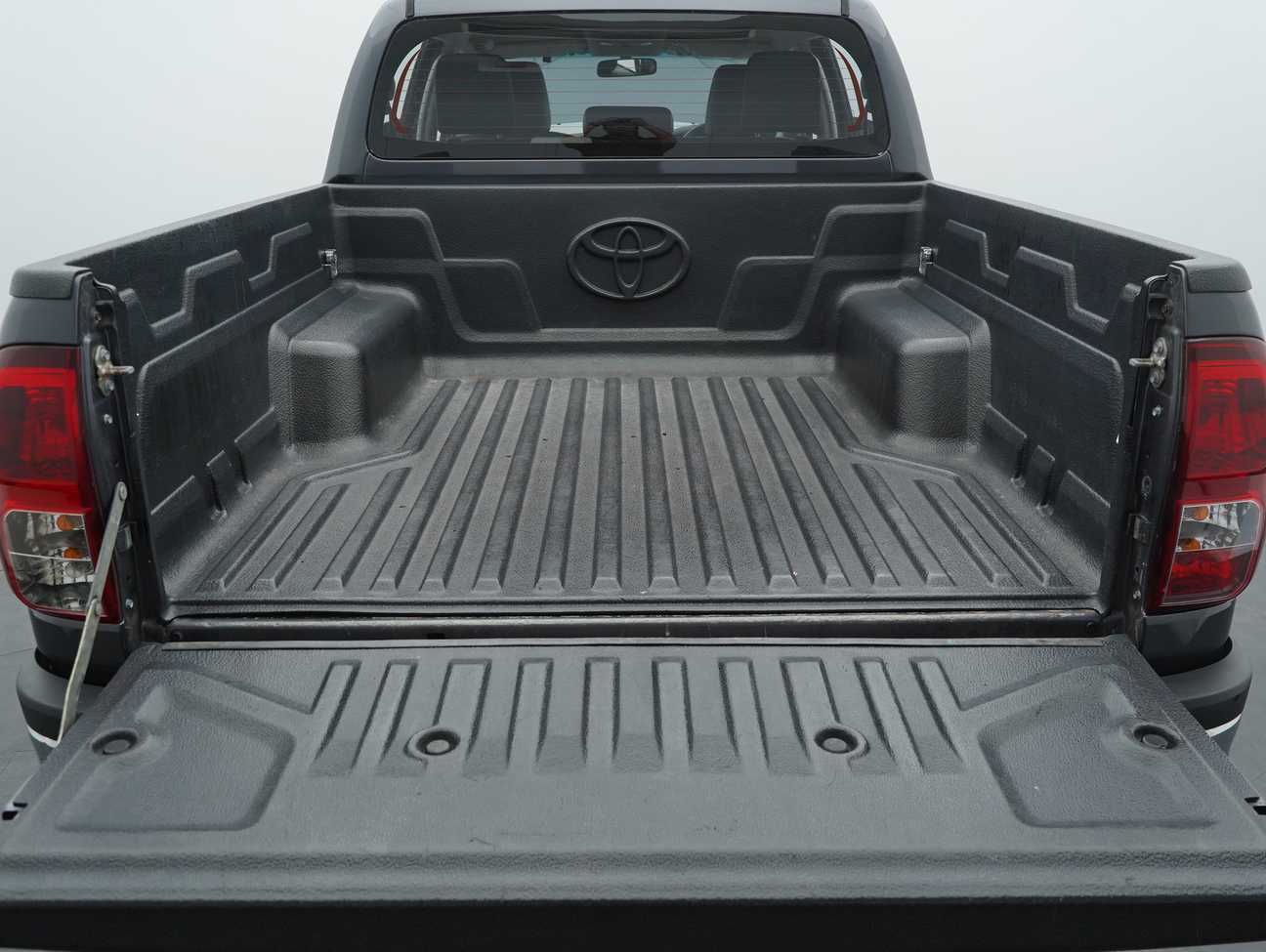 used 2016 Toyota Hilux G Dual Cab 2.4