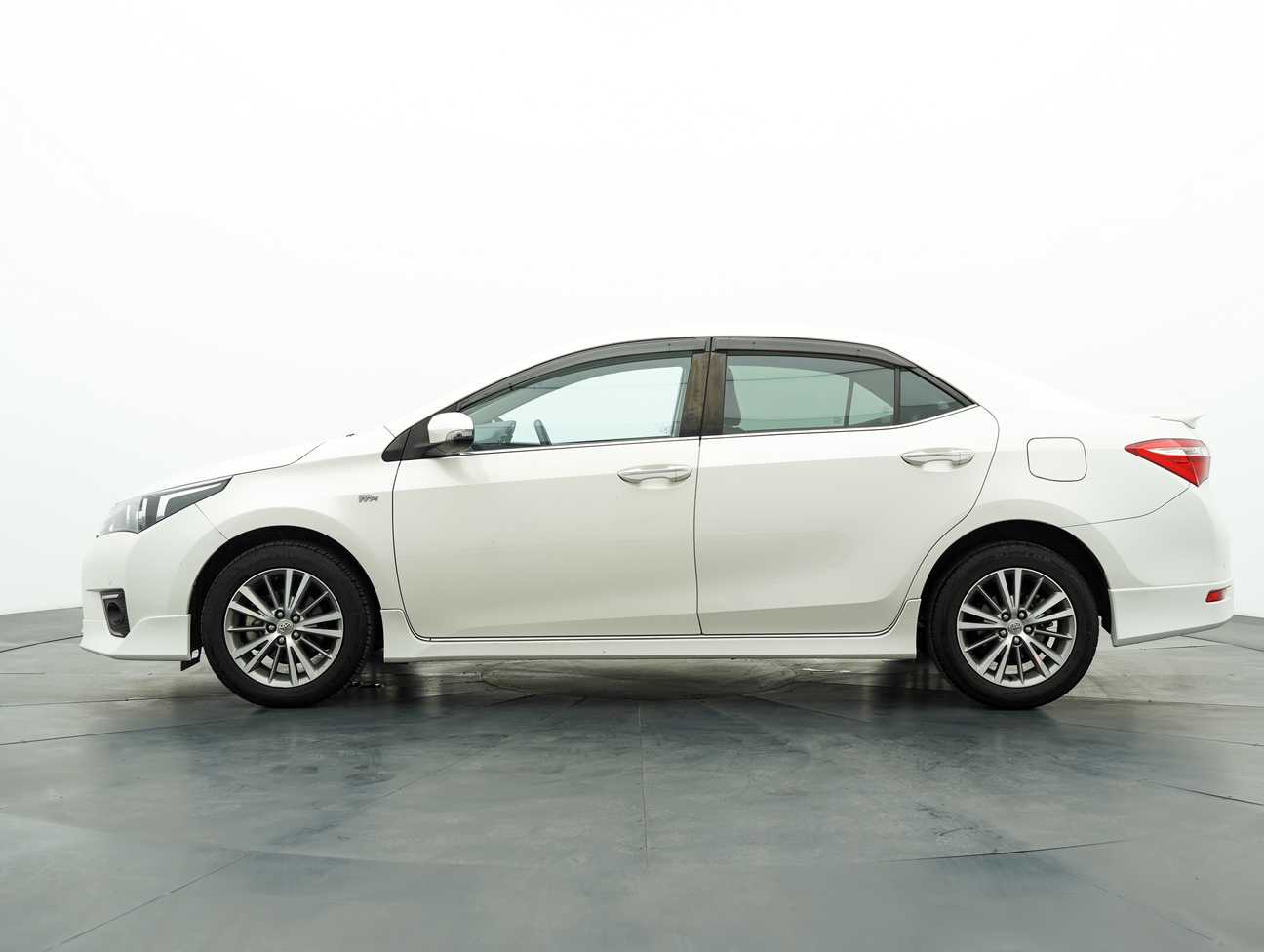 used 2016 Toyota COROLLA ALTIS G 1.8