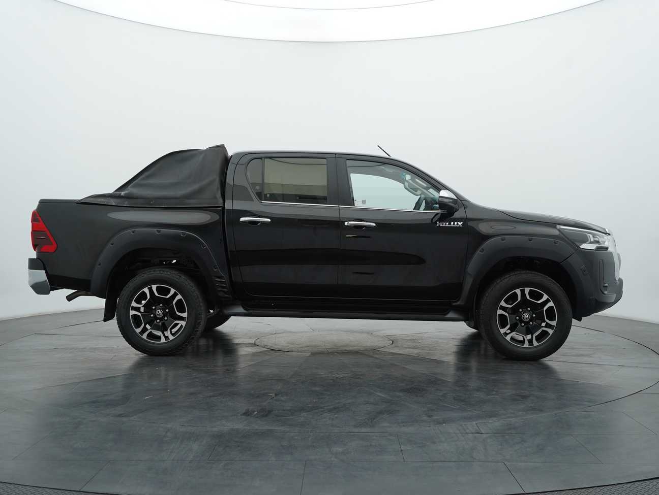 terpakai 2021 Toyota Hilux V Dual Cab 2.4