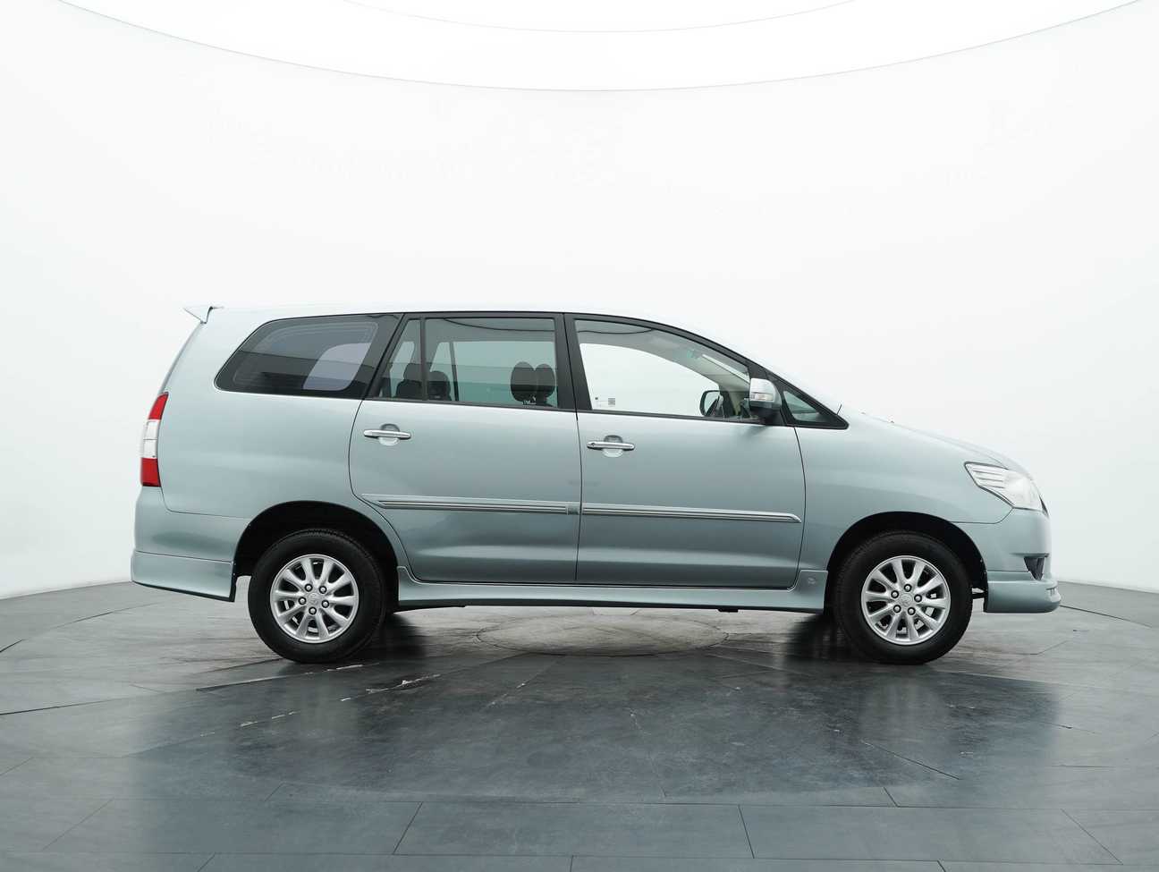 used 2012 Toyota Innova G 2.0