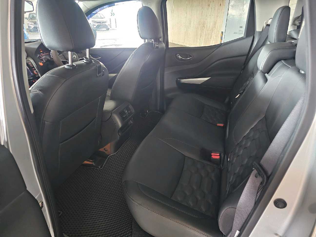 terpakai 2022 Nissan Navara VL Dual Cab 2.5