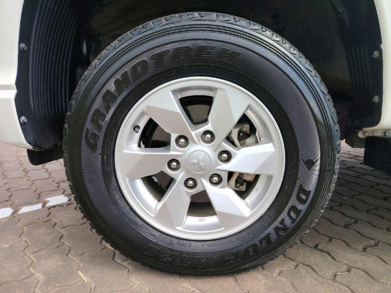 terpakai 2023 Mitsubishi Triton VGT Dual Cab 2.4