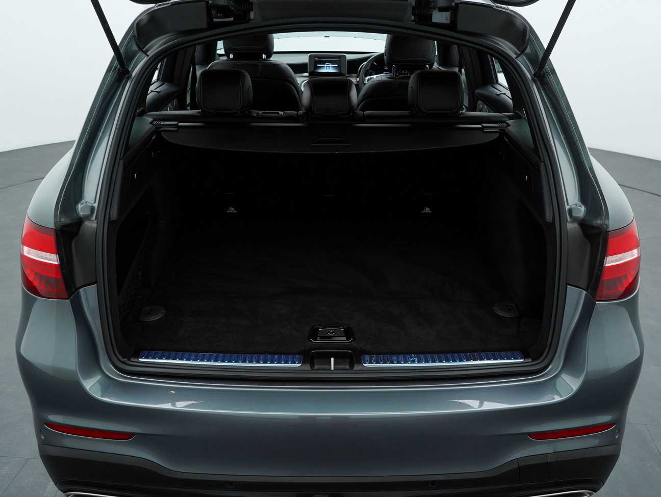 terpakai 2019 Mercedes-Benz GLC250 4MATIC AMG Line 2.0