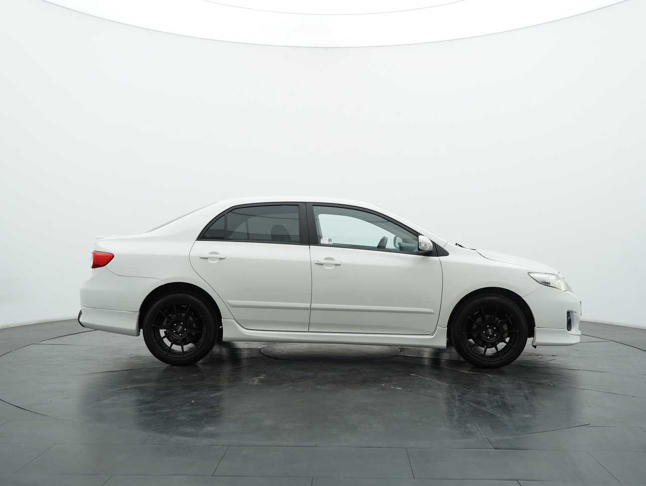 used 2012 Toyota Corolla Altis E 1.8