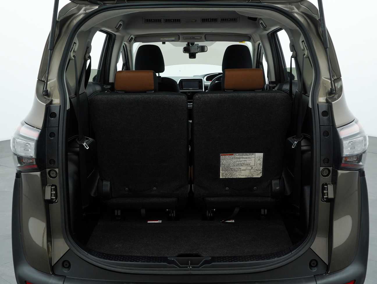 used 2016 Toyota Sienta V 1.5