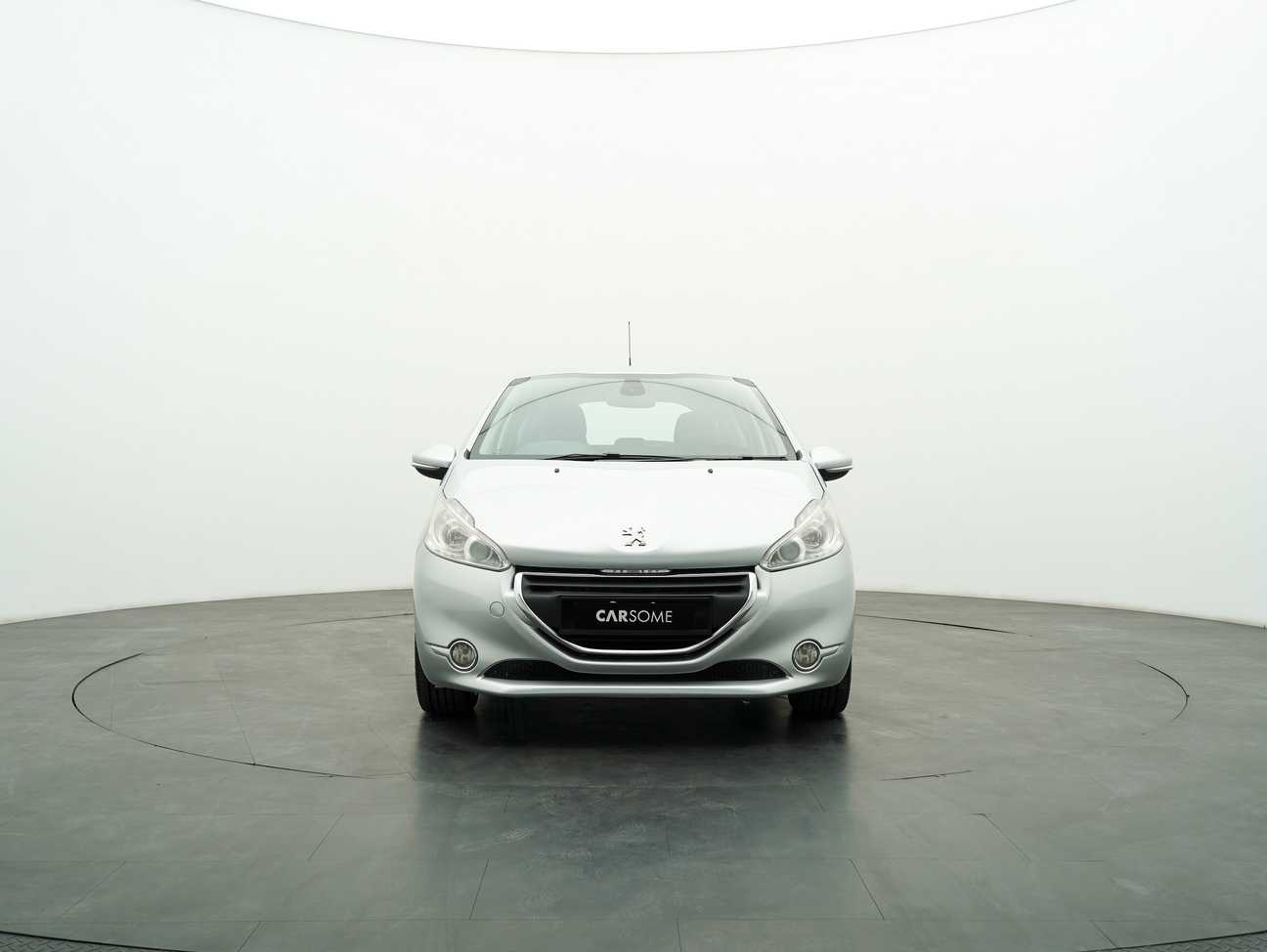 terpakai 2014 Peugeot 208 Allure 5 Door 1.6