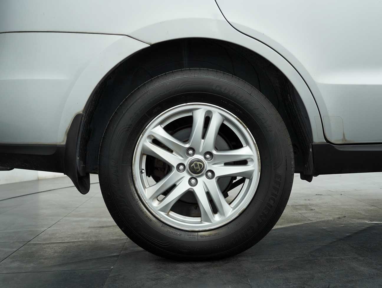 terpakai 2013 Inokom Santa Fe Elegance 2.2