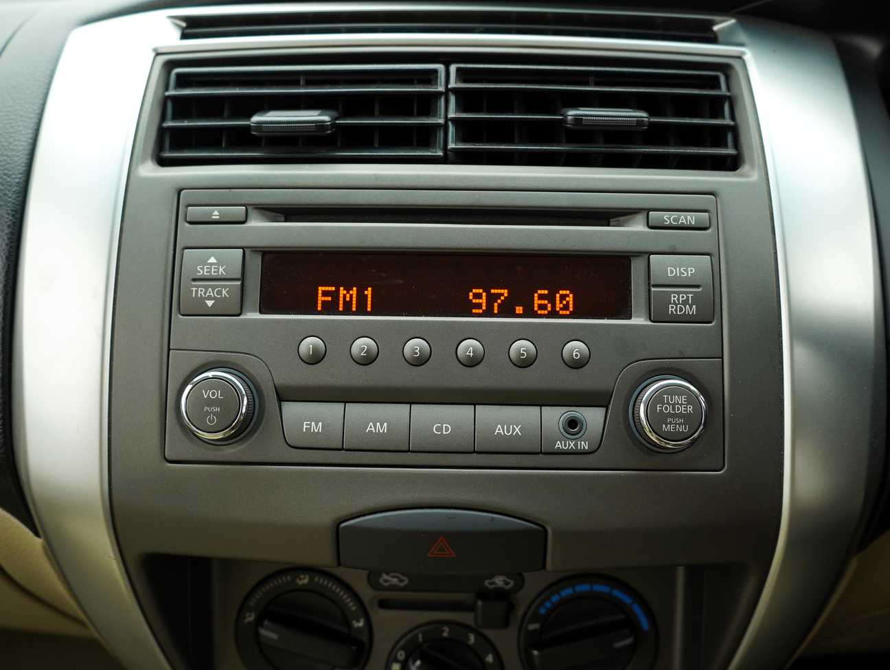 used 2014 Nissan Grand Livina Comfort 1.6