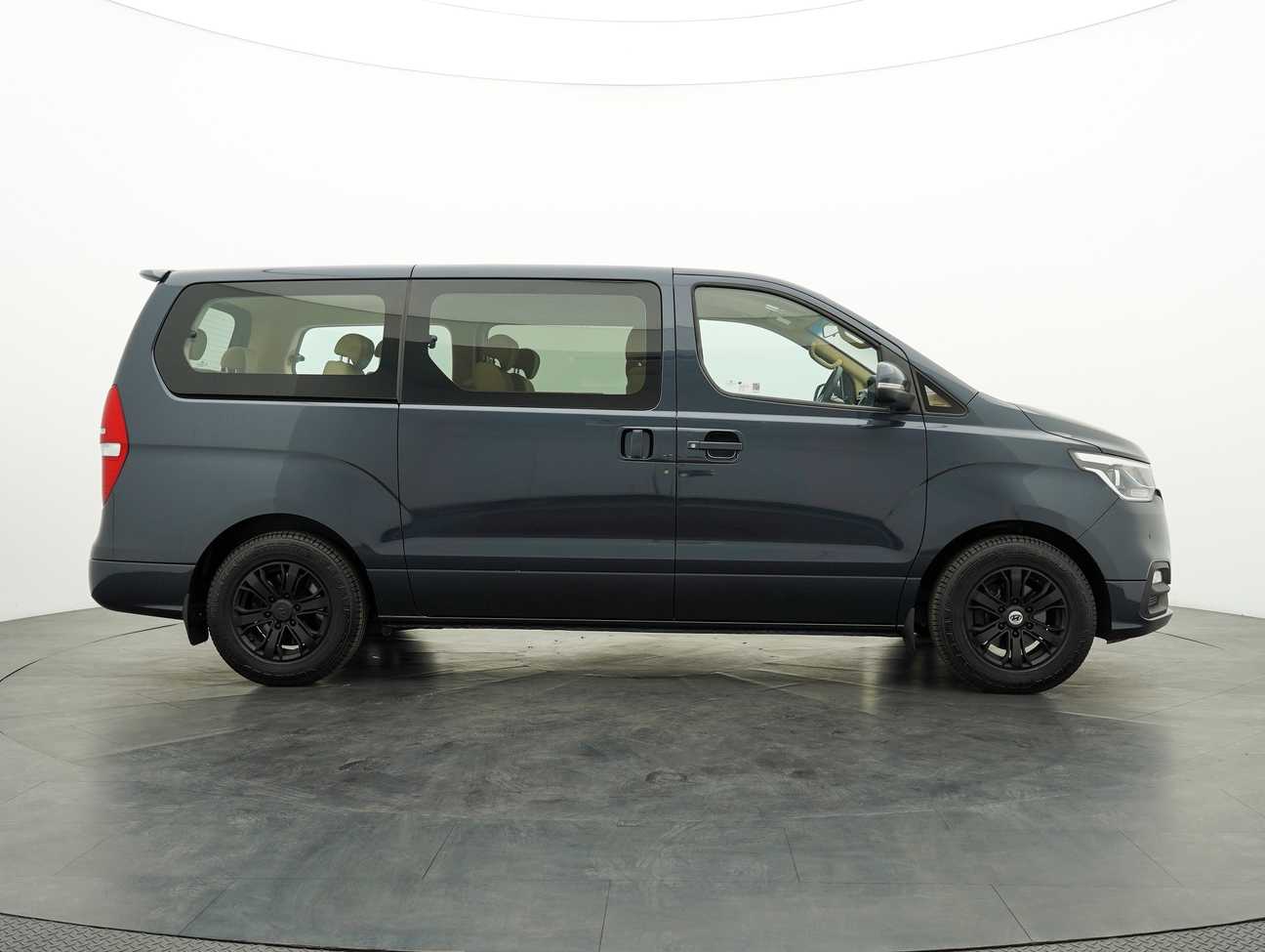 terpakai 2018 Hyundai Grand Starex Executive 2.5