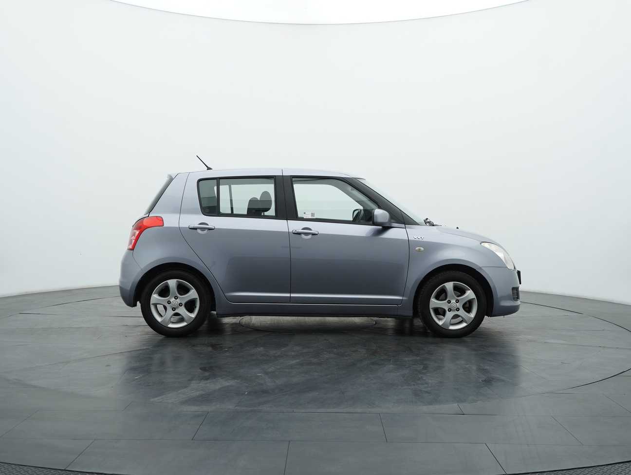 terpakai 2012 Suzuki Swift GX 1.5