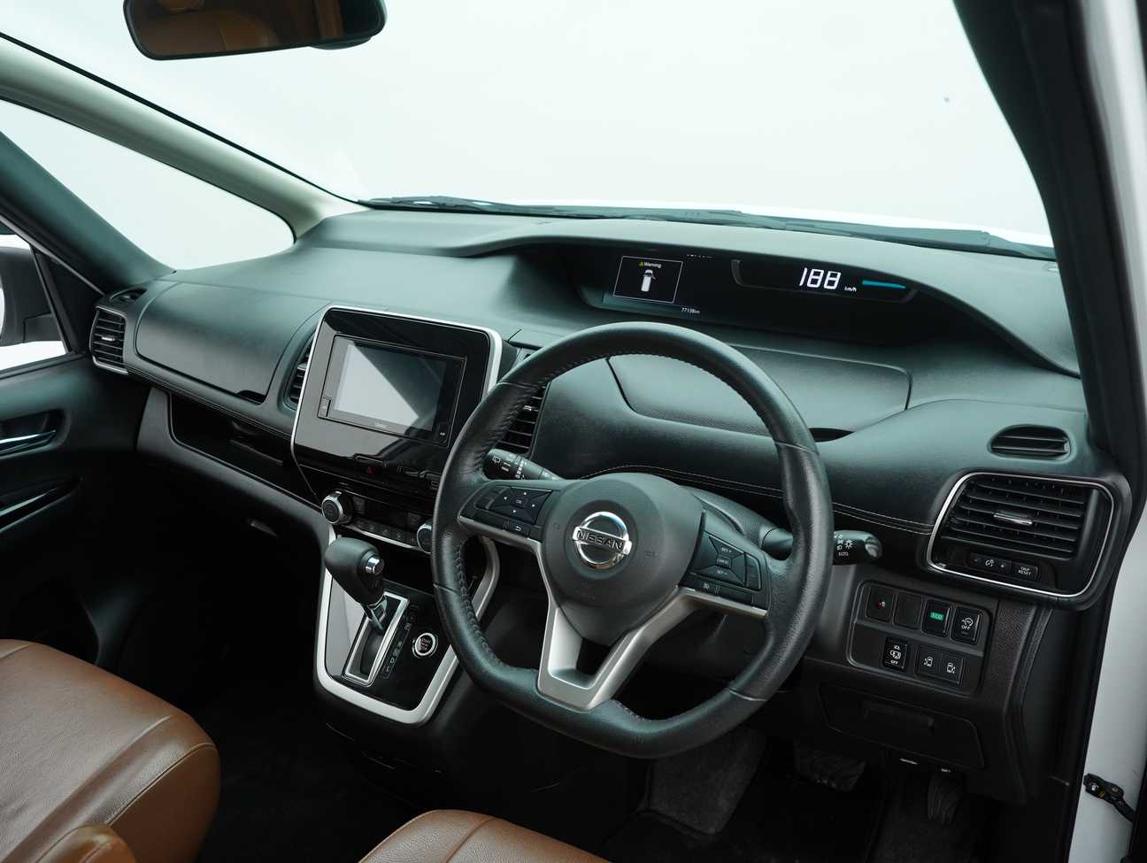 used 2018 Nissan Serena S-Hybrid High-Way Star 2.0