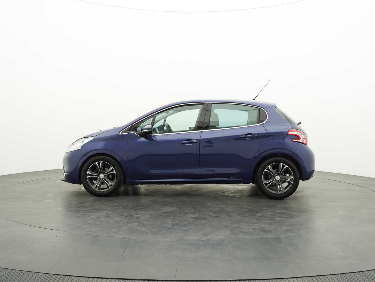 used 2014 Peugeot 208 5-DOOR 1.6