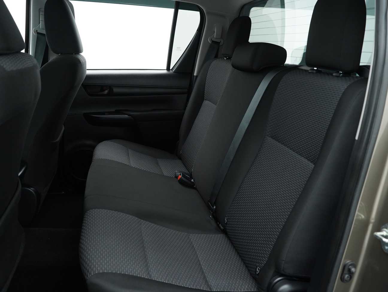 used 2022 Toyota Hilux E Dual Cab 2.4
