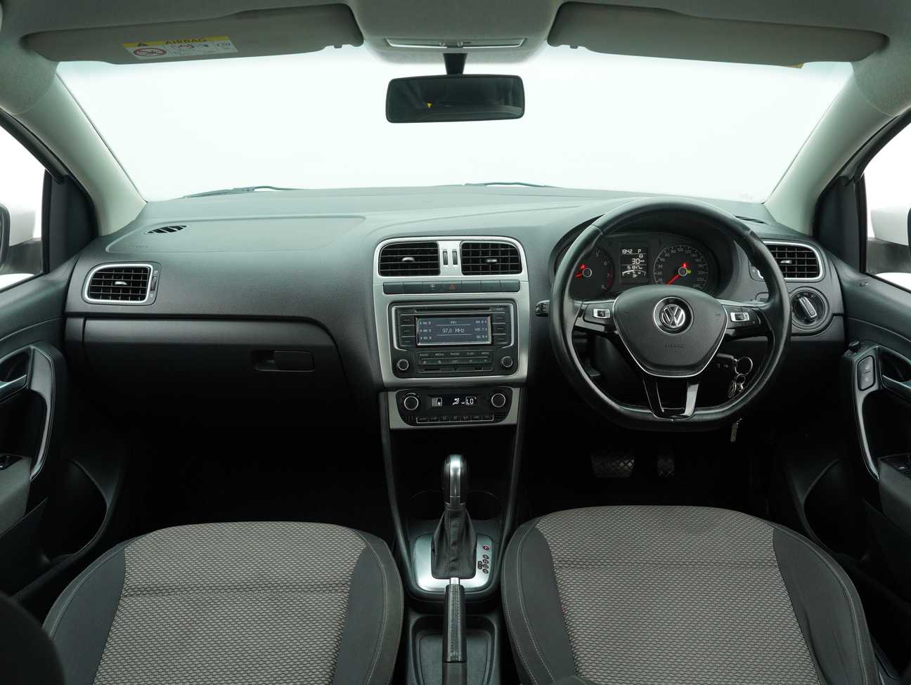 terpakai 2015 Volkswagen Polo Comfortline 1.6