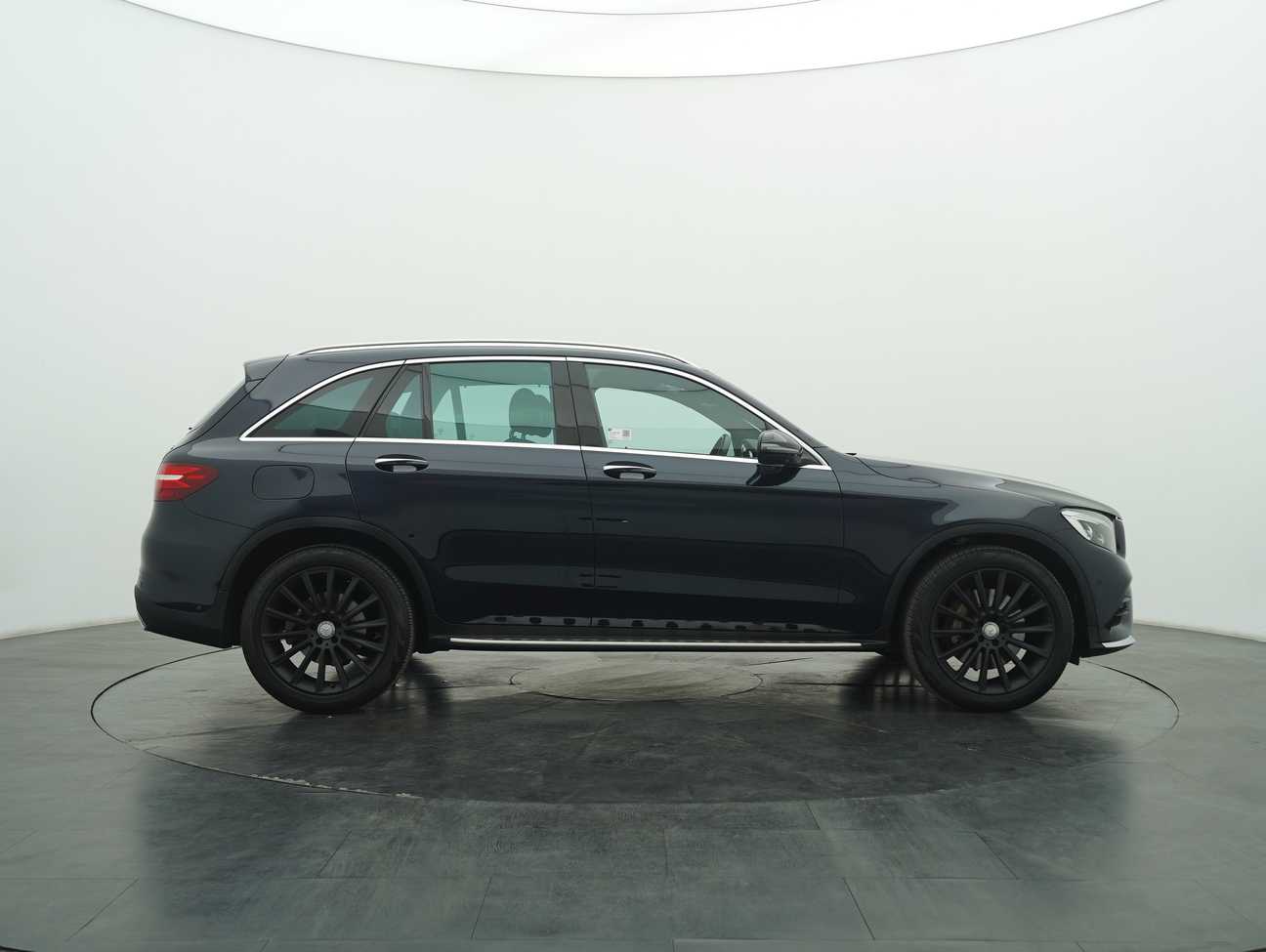 used 2017 Mercedes-Benz GLC250 4MATIC AMG Line 2.0